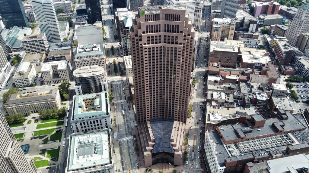Downtown Cleveland skyscraper sold to NY firm with big retail portfolio